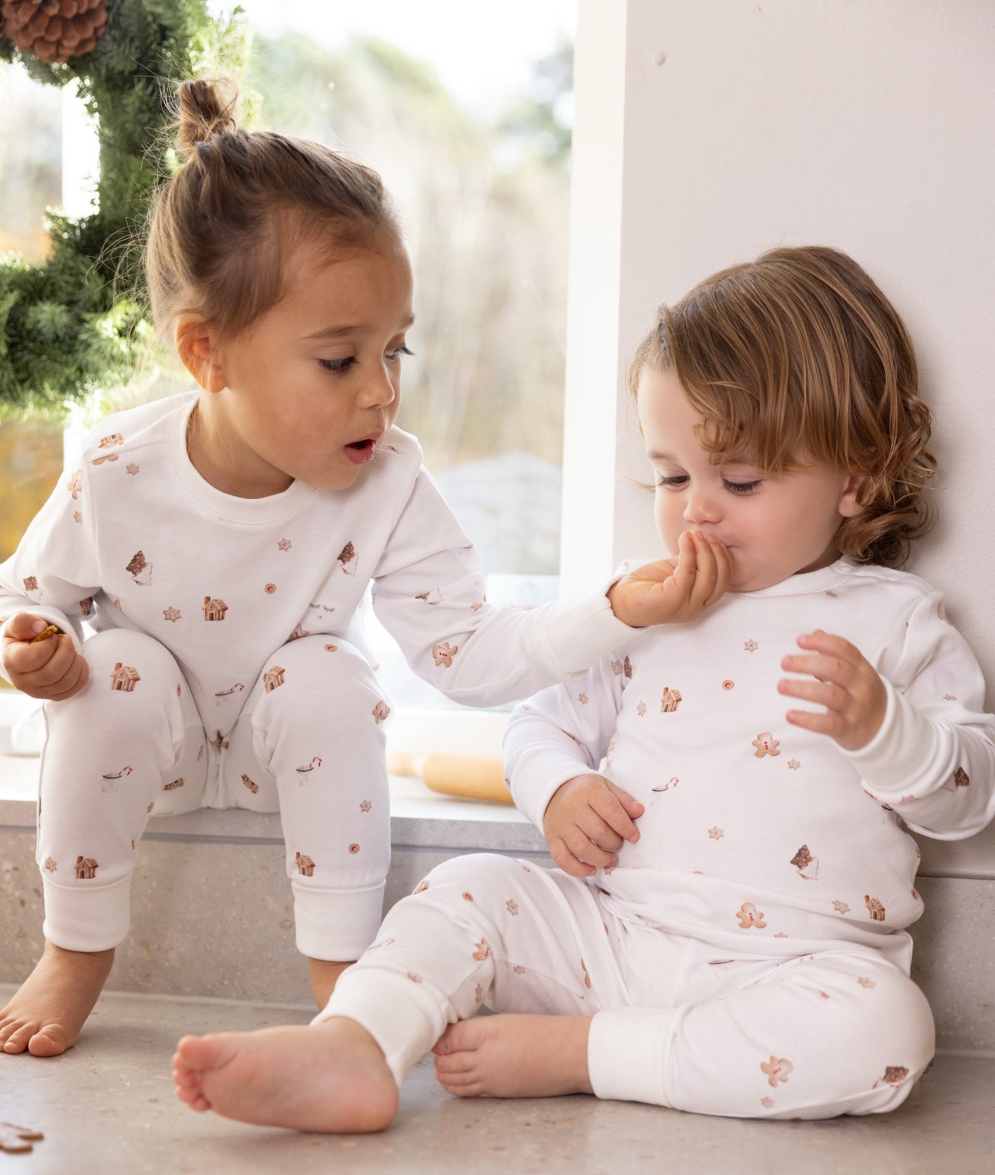 Baking Gingerbreads 2 Piece Set